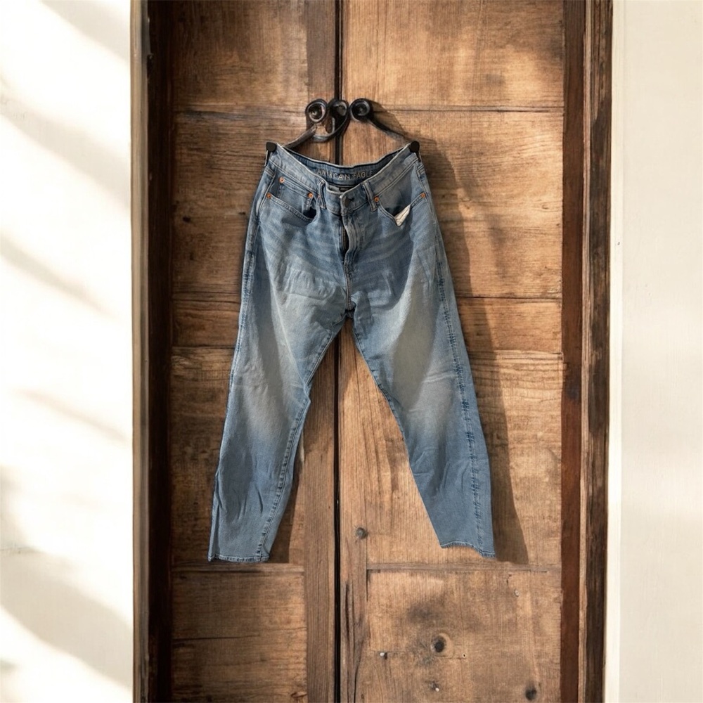 American Eagle Outfitters Athletic Blue Jeans